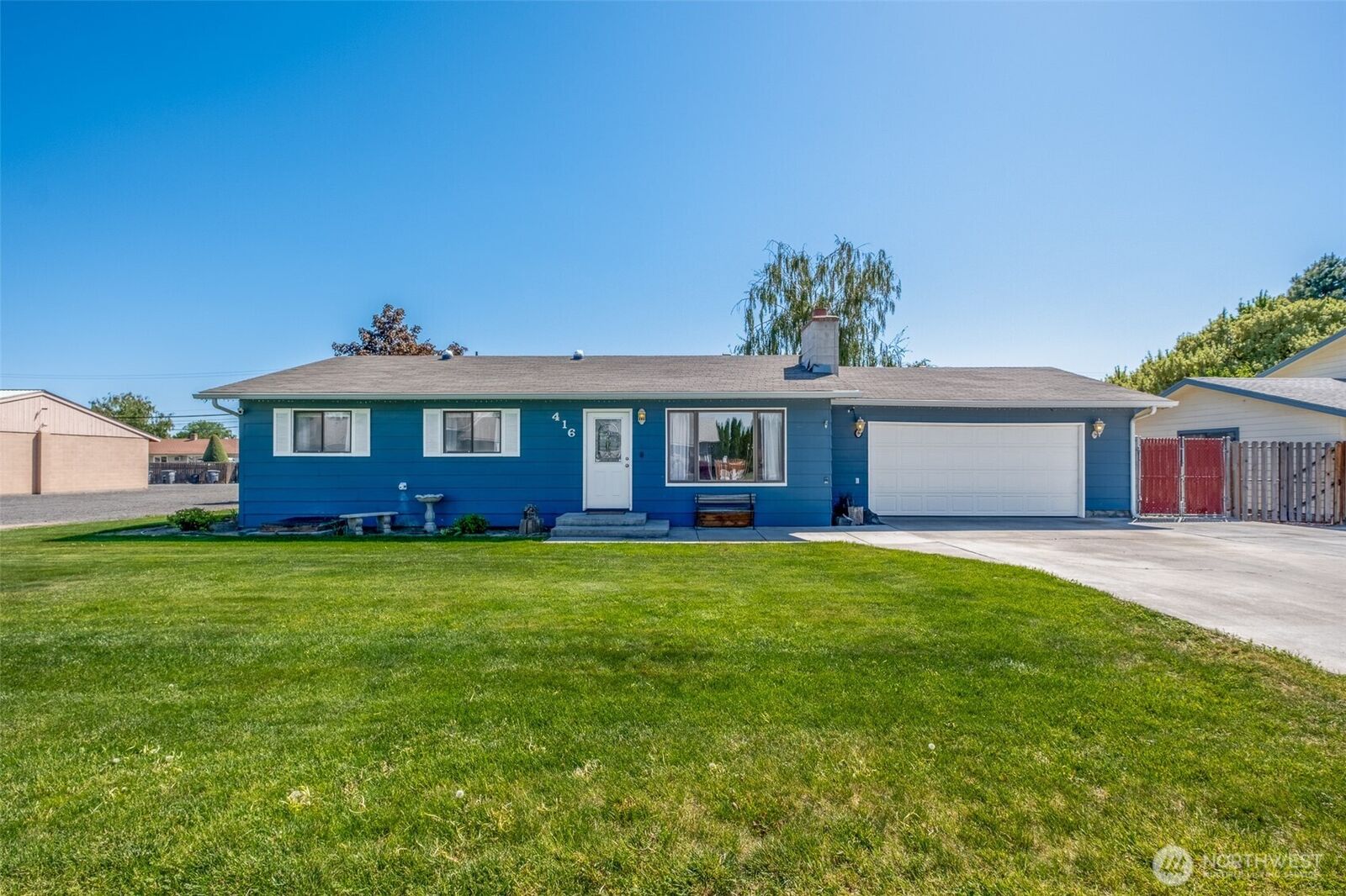Property Photo:  416  H St SW  WA 98848 