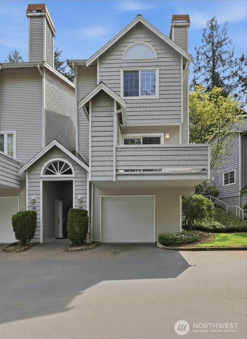 Property Photo:  601  12th Avenue NW D4  WA 98027 