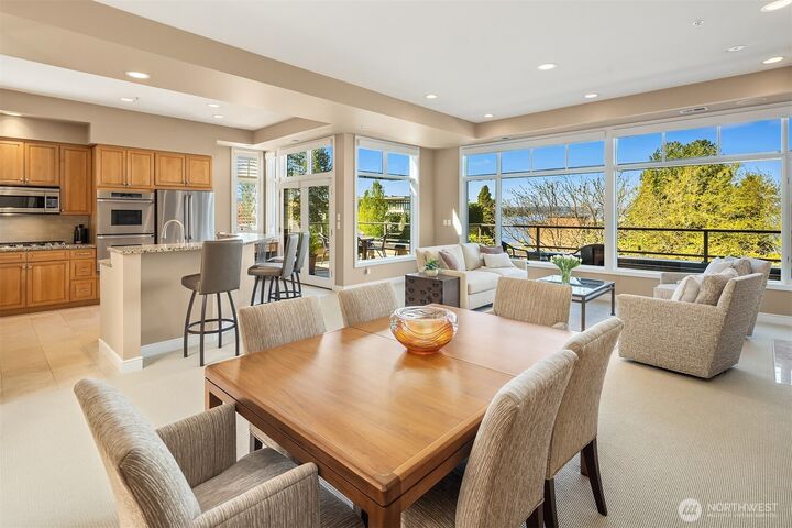 Property Photo:  5726  Lake Washington Boulevard NE 3002  WA 98033 