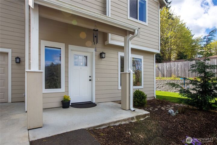 Property Photo:  12141  Fairway Drive SW  WA 98512 