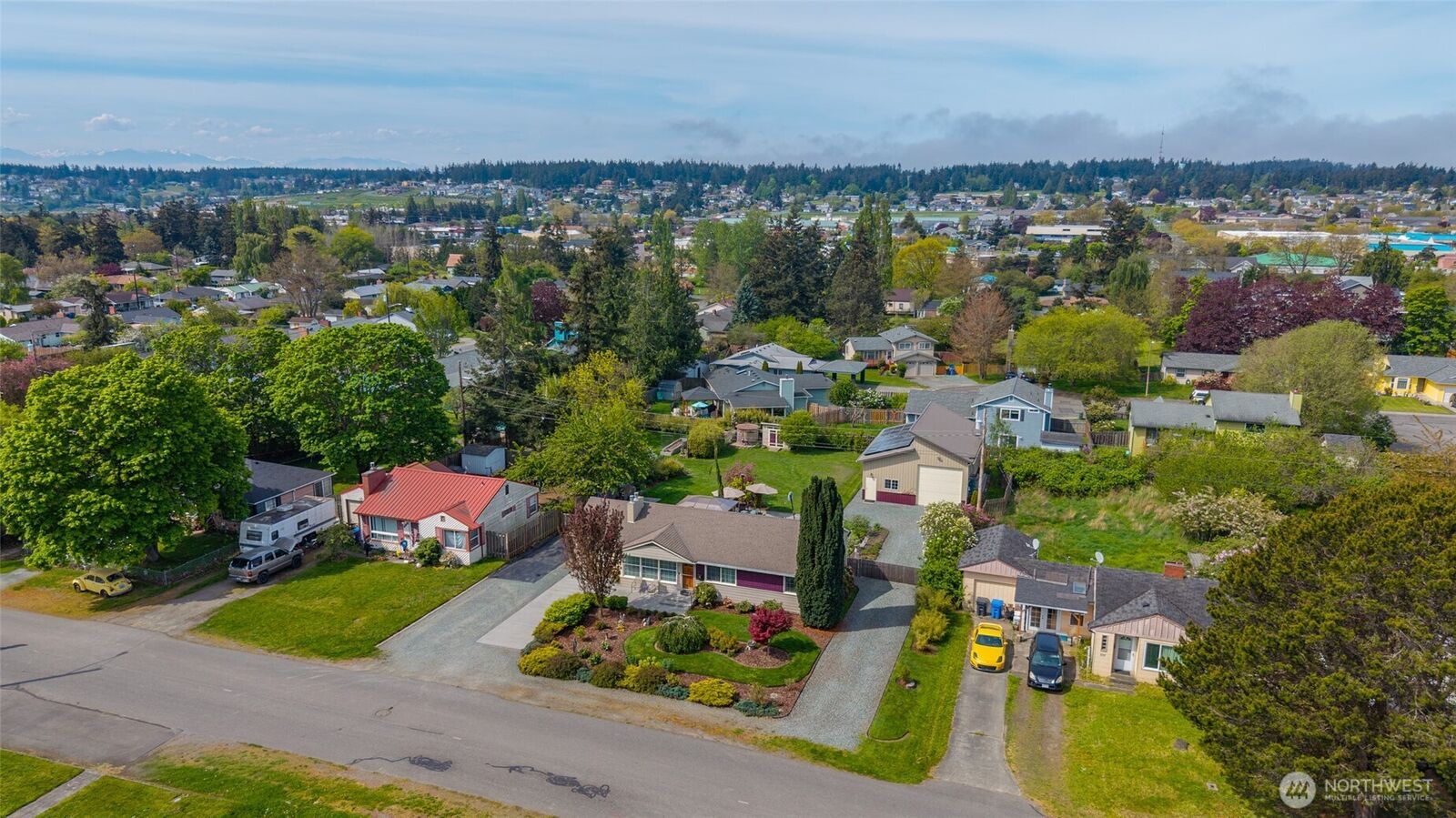 Property Photo:  347 SE Glencoe Street  WA 98277 