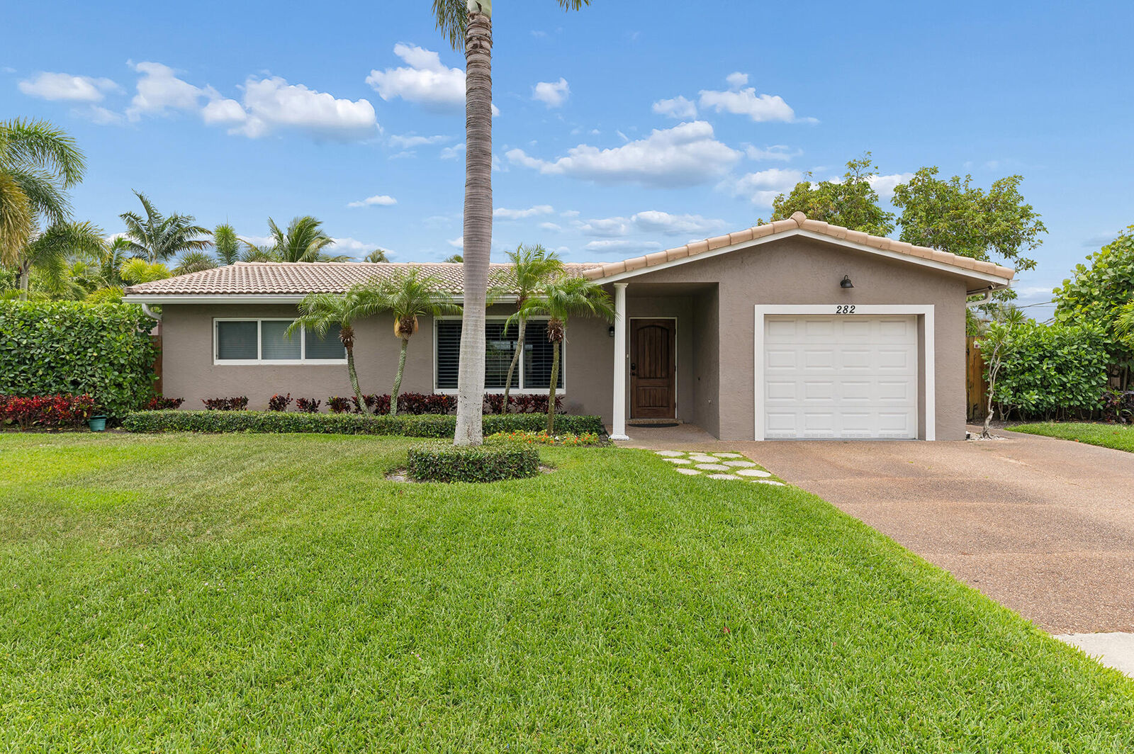Property Photo:  282 NE 27th Court  FL 33431 
