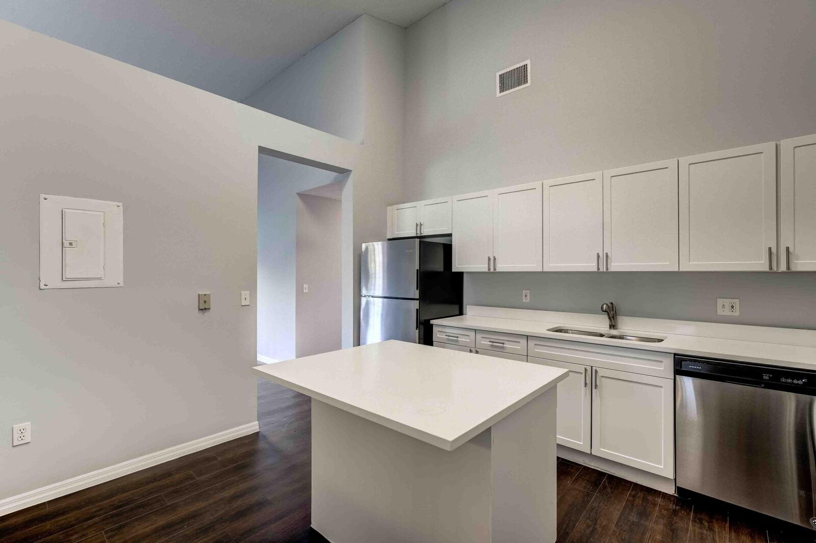 Property Photo: 4685 N Haverhill Road B13 FL 33417