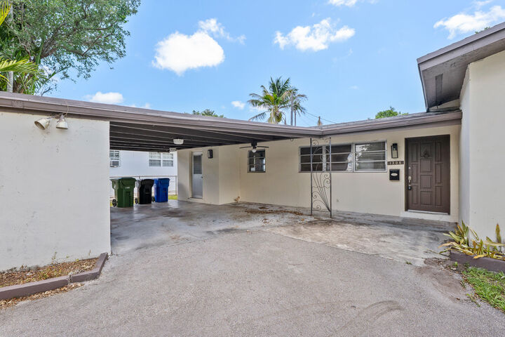 Property Photo:  1308 SW 9th Avenue  FL 33315 