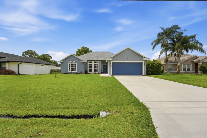 Property Photo:  5718 NW Alcazar Terrace  FL 34986 