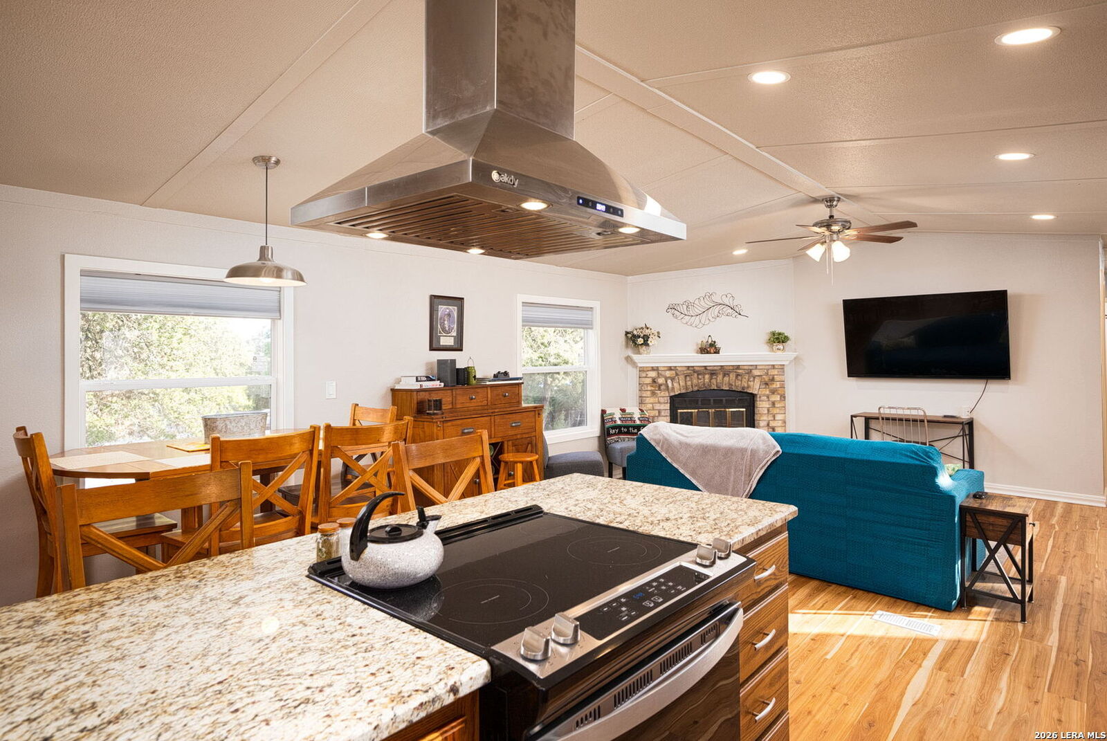 Property Photo:  511 Forest Hill St  TX 78133 