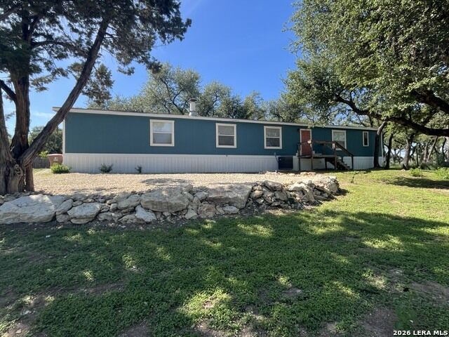 Property Photo: 511 Forest Hill St TX 78133