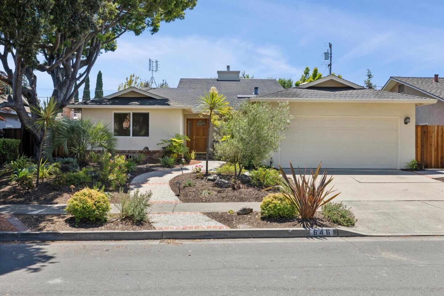 Property Photo:  646 Cheshire Way  CA 94087 