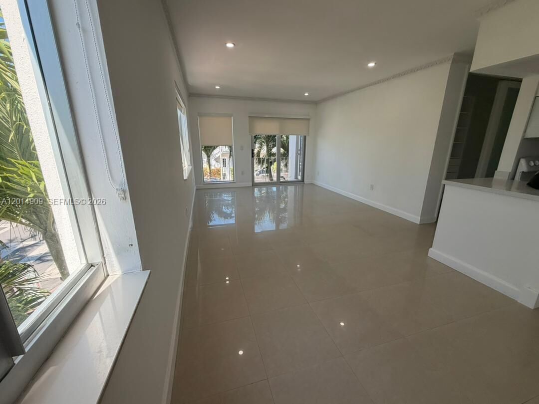 Property Photo:  641 Espanola Way 14  FL 33139 