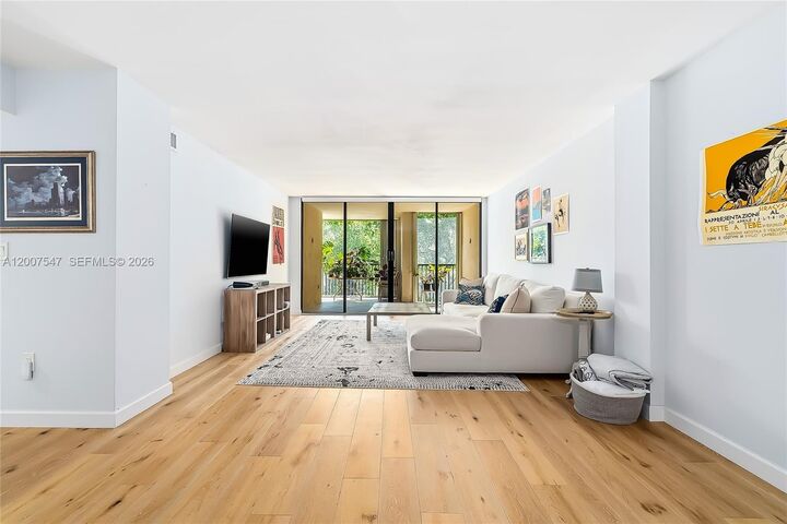 Property Photo:  2808 N 46th Ave E549  FL 33021 