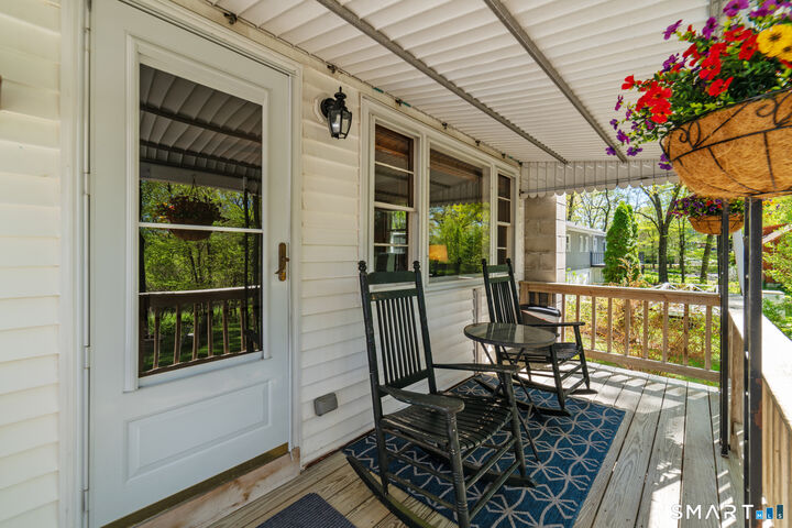 Property Photo:  16 Colony St Extension  CT 06483 