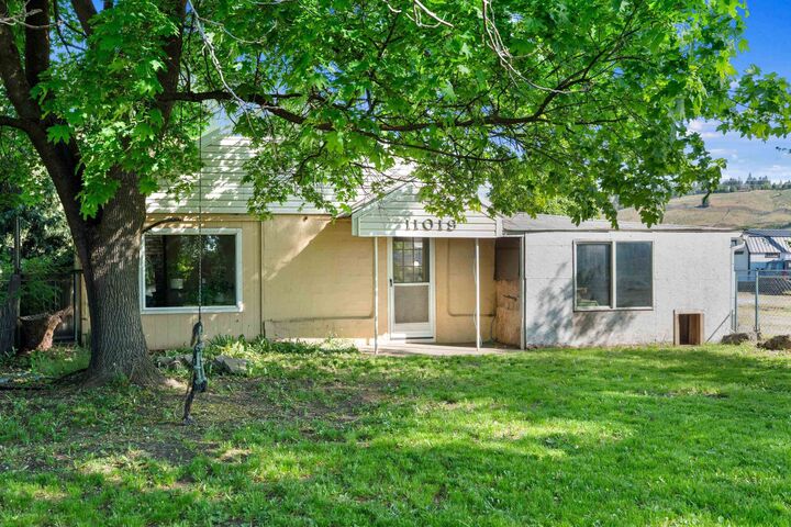 Property Photo:  11019 E Empire Ave  WA 99206 
