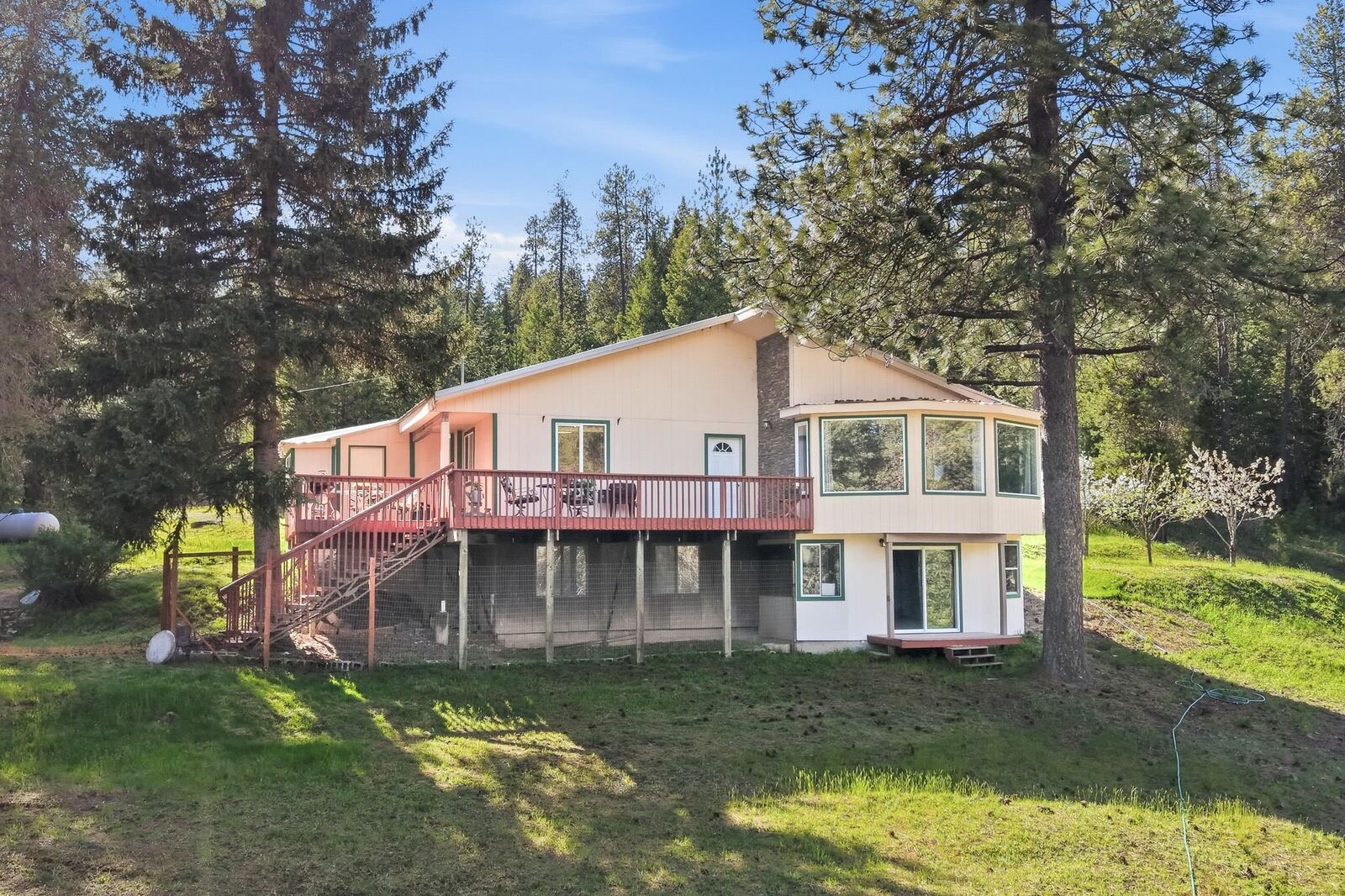 Property Photo:  4273 Garden Spot Rd  WA 99148 