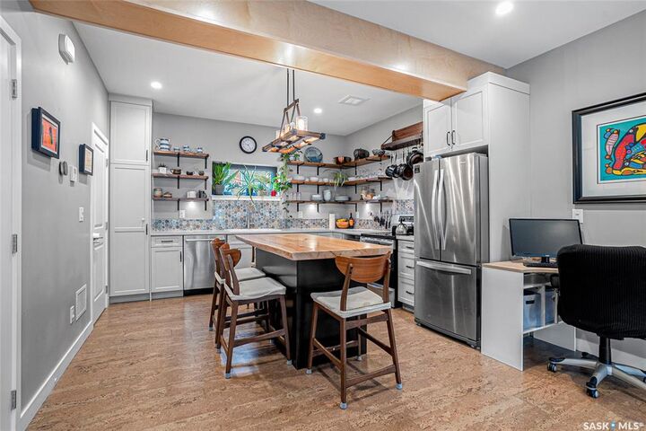 Property Photo: 475 L Avenue S 4 SK S7M 5Y6