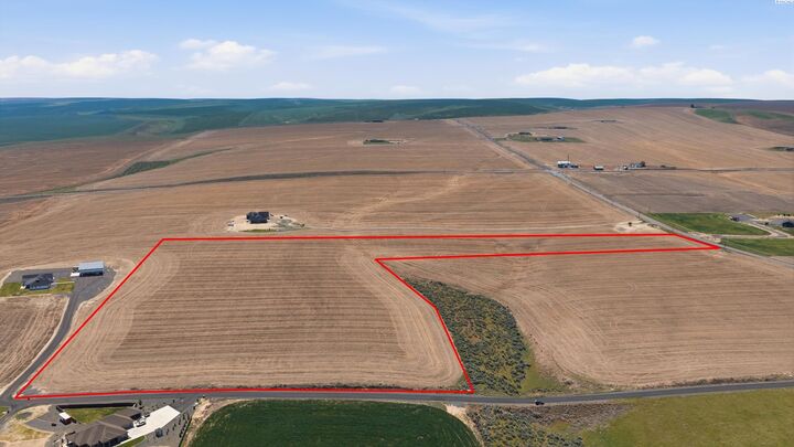 Property Photo:  Nka E Bastian Pr SE  WA 99338 