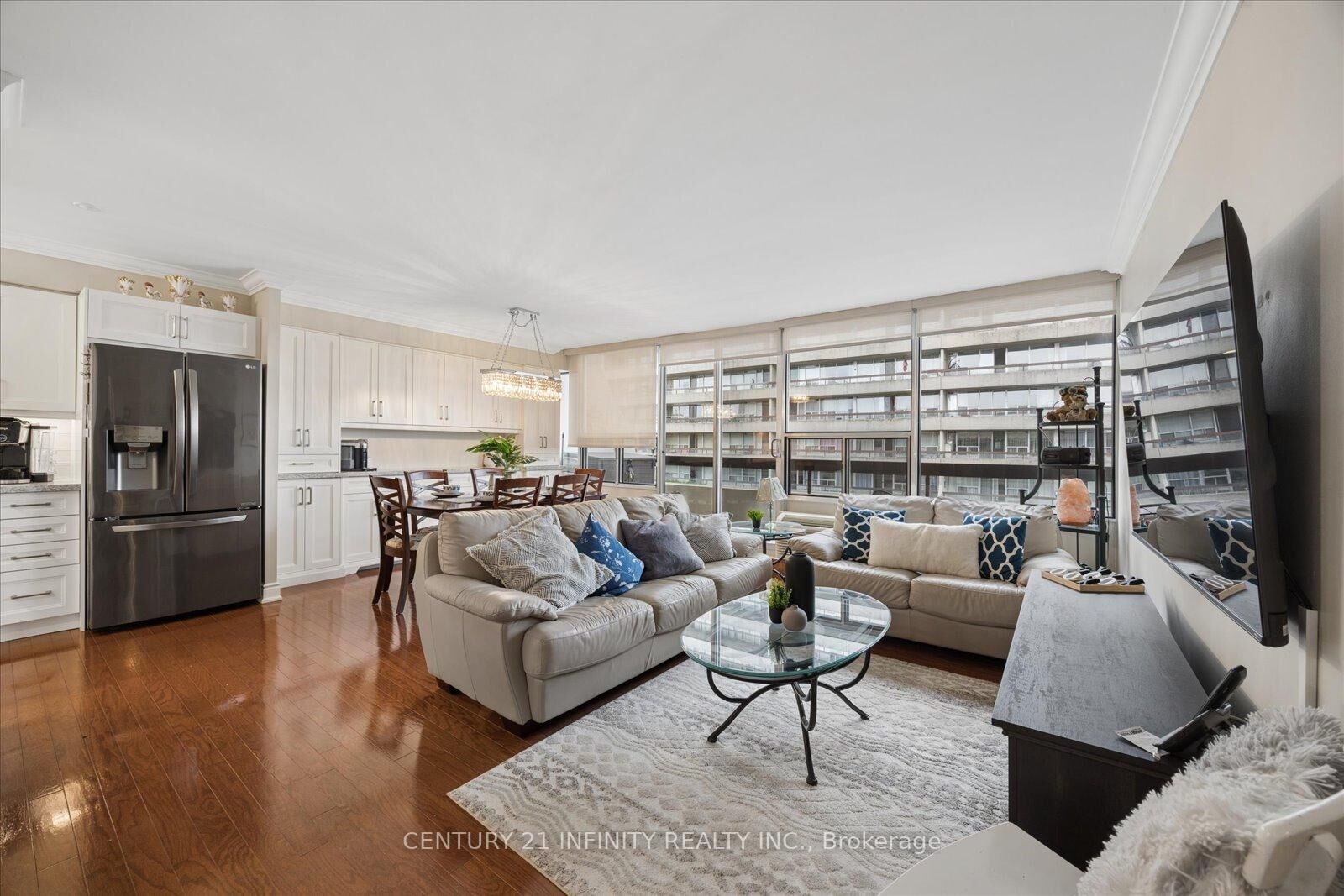 Property Photo: 50 Richmond Street E 635 ON L1G 7C7