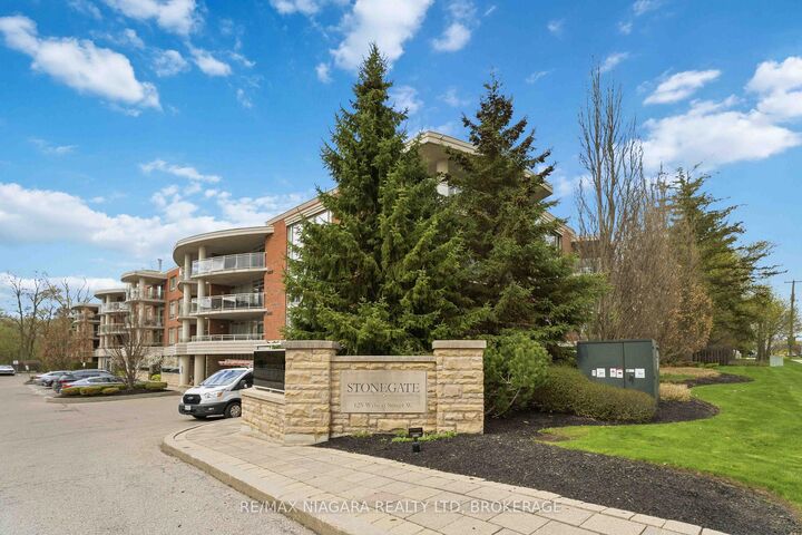 125 Wilson Street W 107 — photo 1