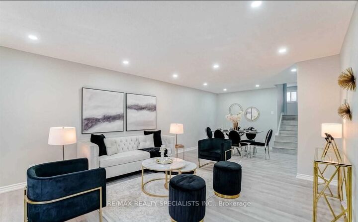 Property Photo: 52 Maplehurst Square ON L6Z 1J6