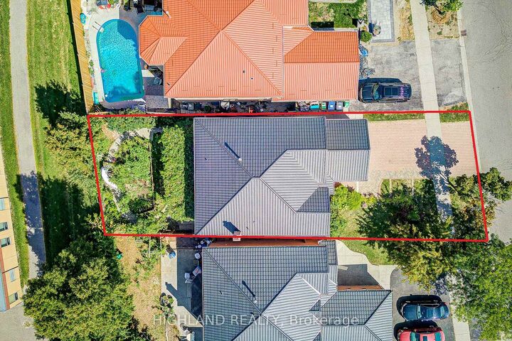 Property Photo: 257 Huntington Ridge Drive ON L5R 1S3