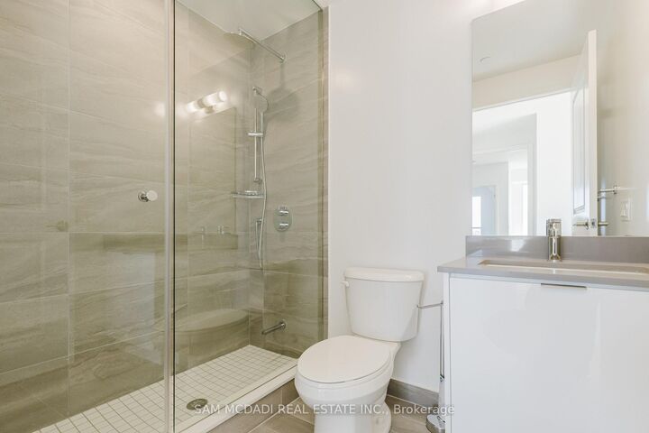 Property Photo: 202 Burnhamthorpe Road E 2003 ON L5A 0B2