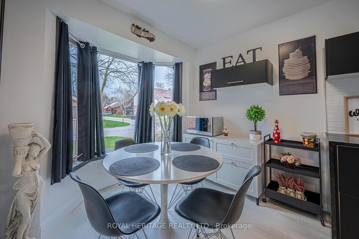 Property Photo: 84 Green Briar Road 26 ON L9R 1R4