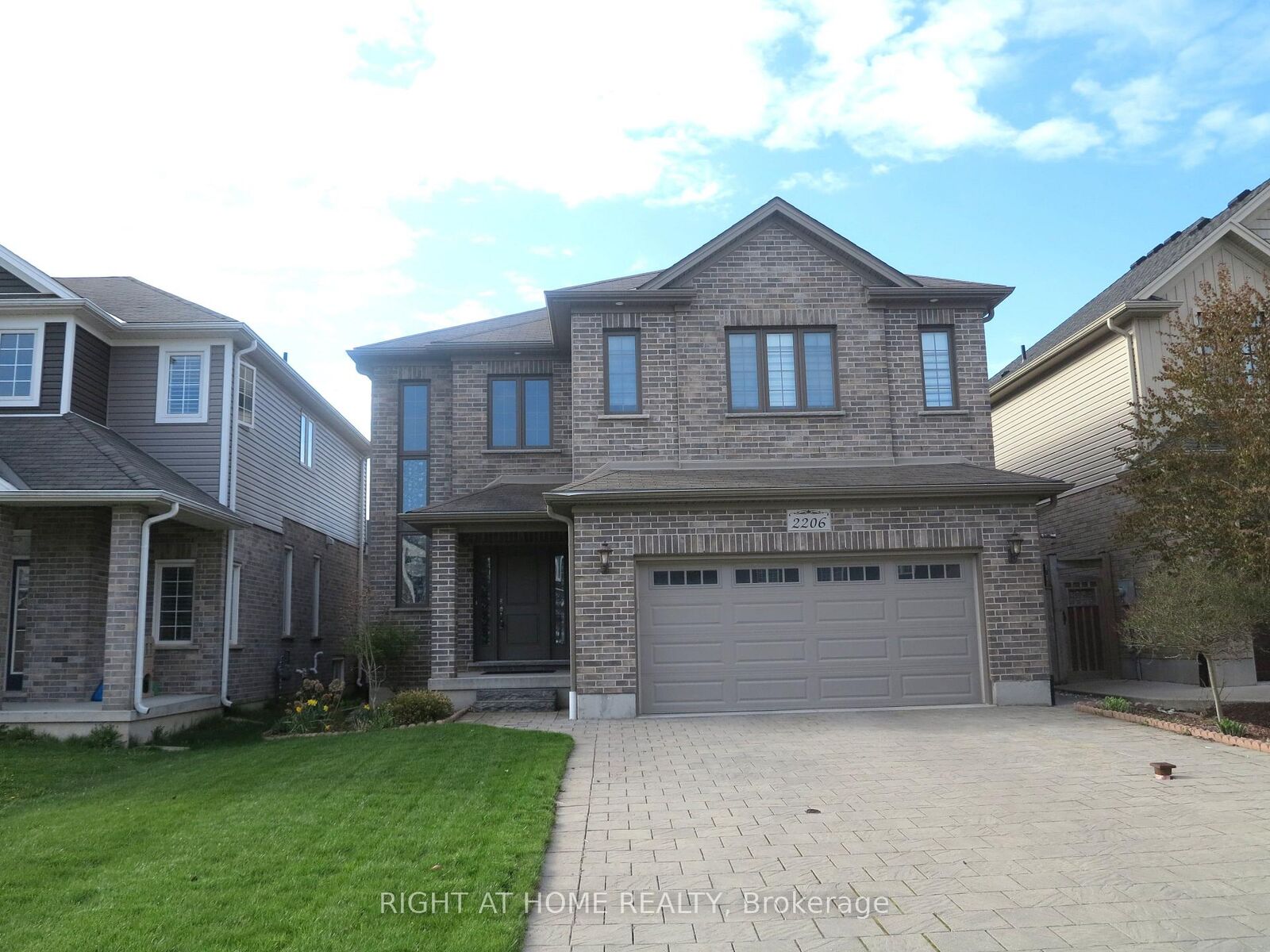 Property Photo: 2206 Springridge Drive ON N5X 0M3