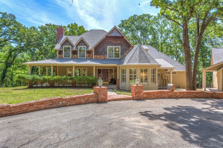 Property Photo: 524 E 118th Street S OK 74037