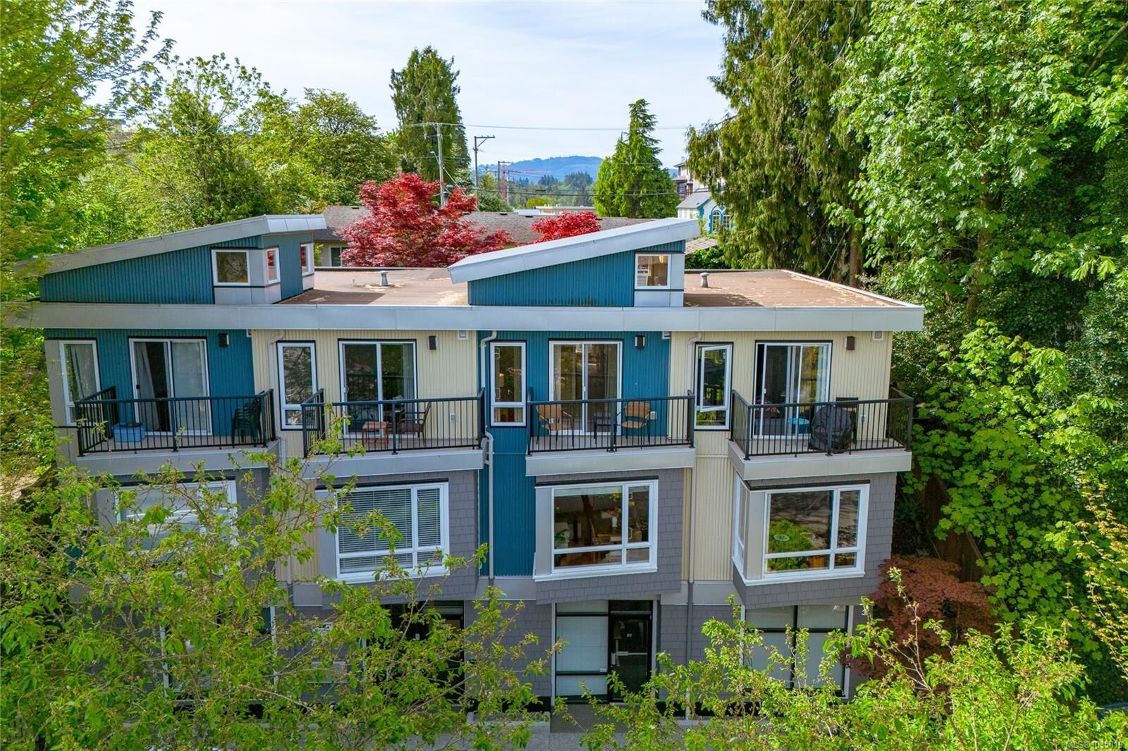 Property Photo: 116 Queens Rd #202 BC V9L 2W6