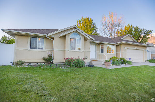 Property Photo: 940 W 550 N UT 84062