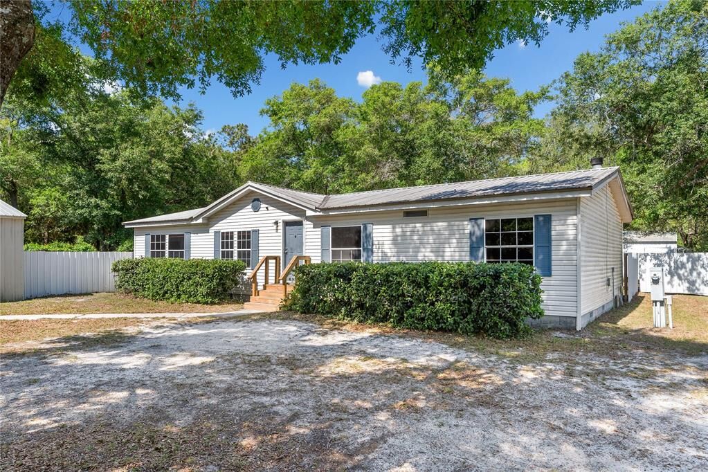 Property Photo:  97209 Emerald Lane  FL 32097 