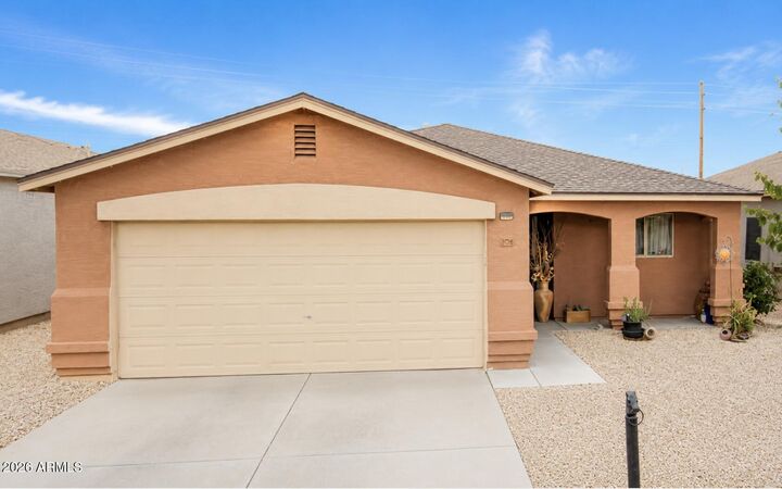 Property Photo: 878 E Silversmith Trail AZ 85143