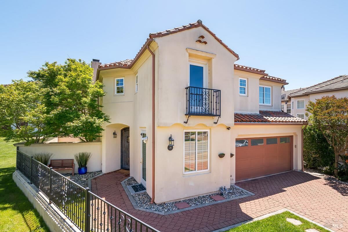 Property Photo:  34 Woodbridge Way  CA 94949 