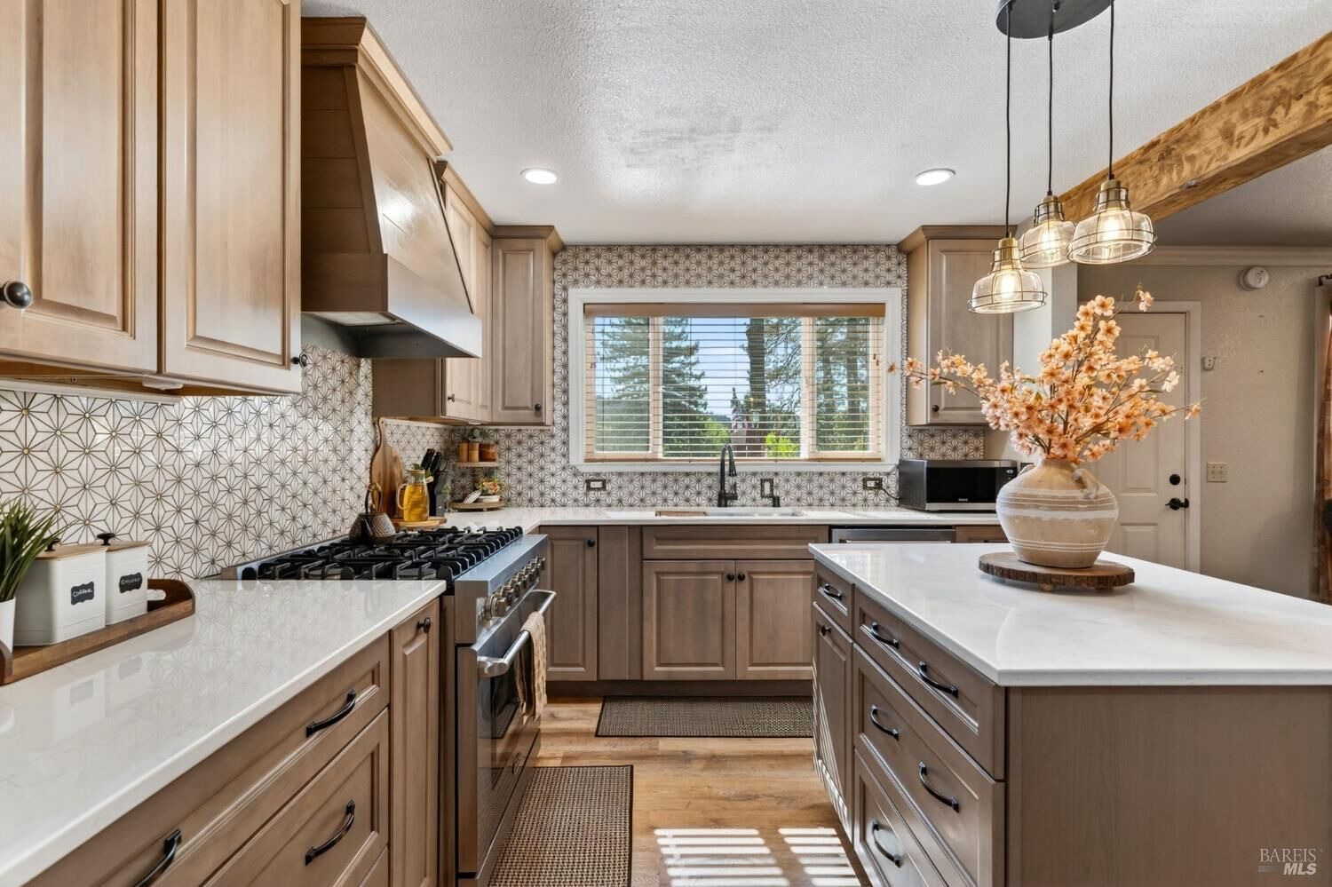 Property Photo:  1229 Magnolia Street  CA 95490 