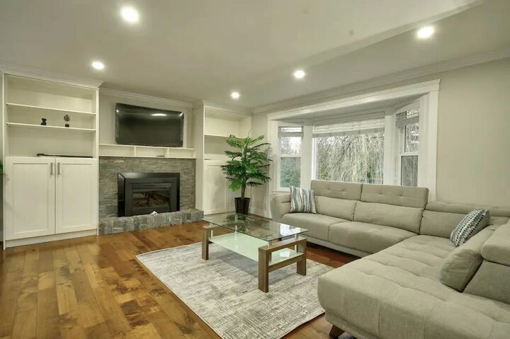 Property Photo: 18369 21A Avenue BC V3Z 9W2