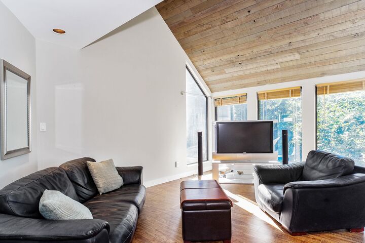 Property Photo: 430 Bayview Road BC V0N 2E0