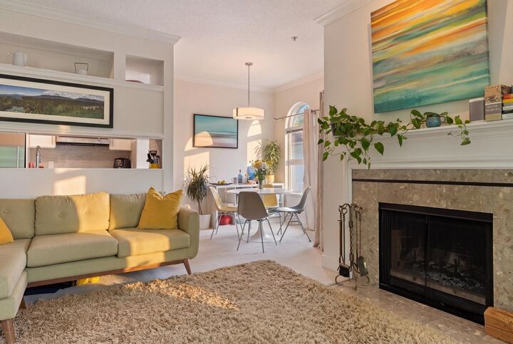 Property Photo:  2256 W 7th Avenue 307  BC V6K 1Y2 