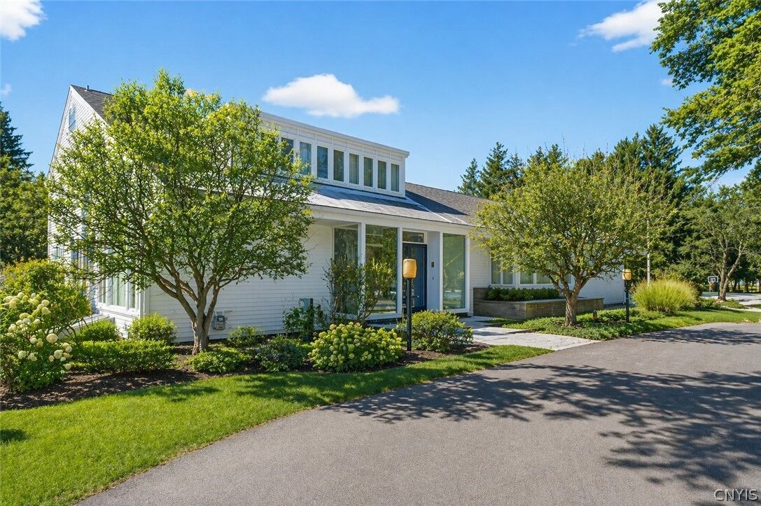 Property Photo:  800 Fayetteville Manlius Road  NY 13066 