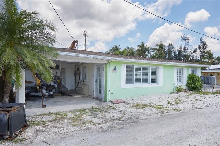 Property Photo:  2647 Pine St  FL 33993 