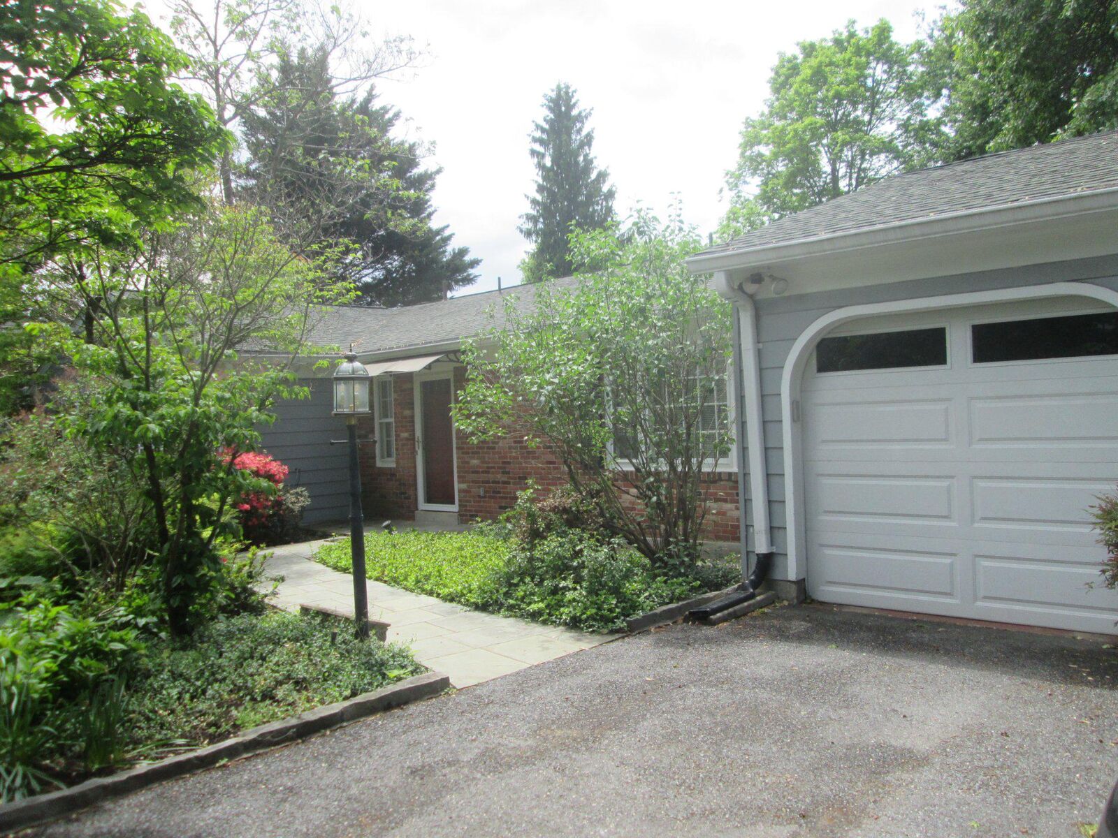 Property Photo:  14 Cherbourg Court  MD 20854 