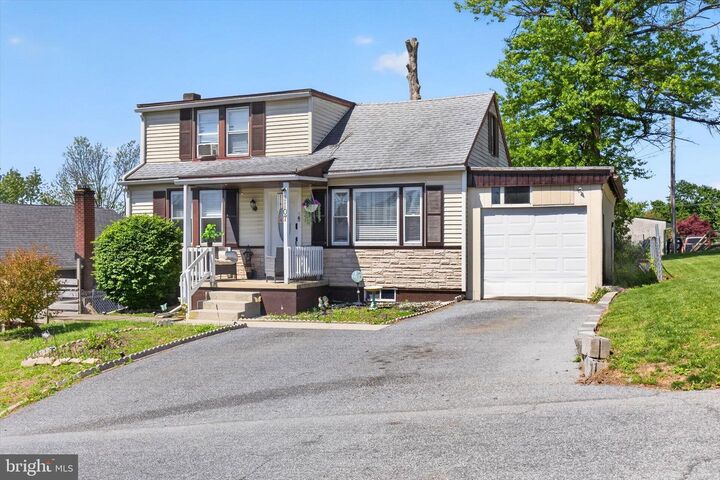 Property Photo: 1107 Woodward Street PA 17046