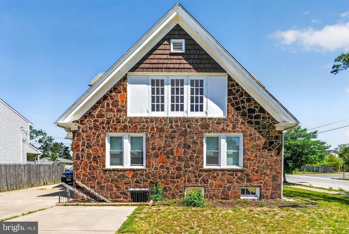 Property Photo:  715 E Oak Street  NJ 08332 