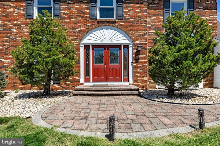 Property Photo:  4 Roseland Court  NJ 08550 