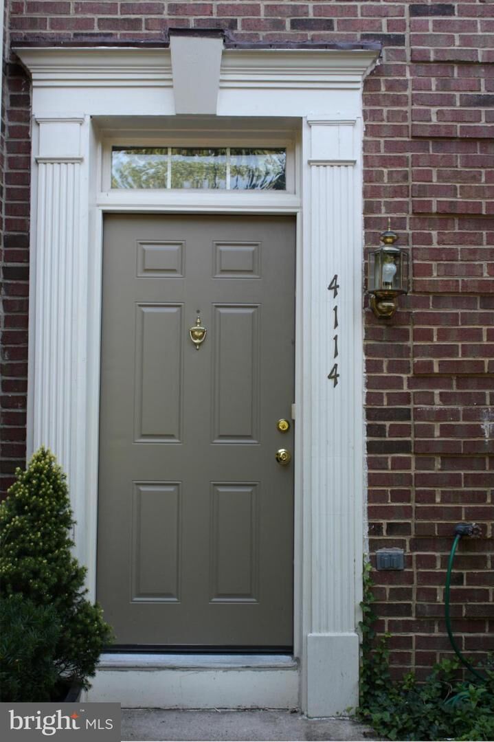 Property Photo:  4114 Vanderbilt Court NW  VA 22030 