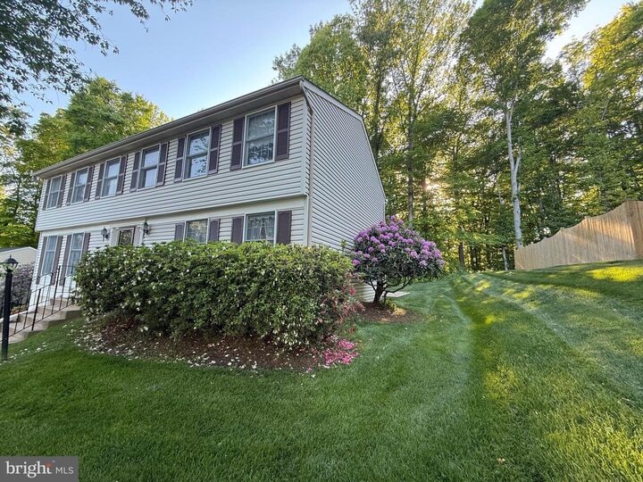 Property Photo:  7805 Roundabout Way  VA 22153 
