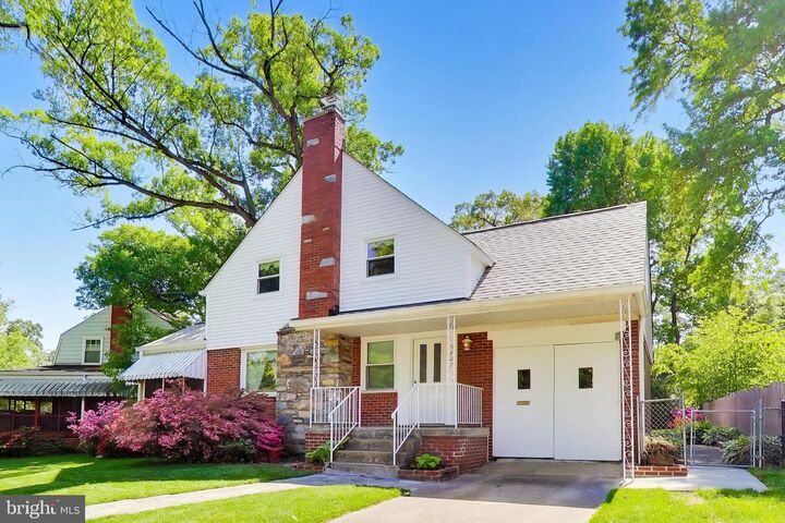 Property Photo:  5707 Greenleaf Road  MD 20785 