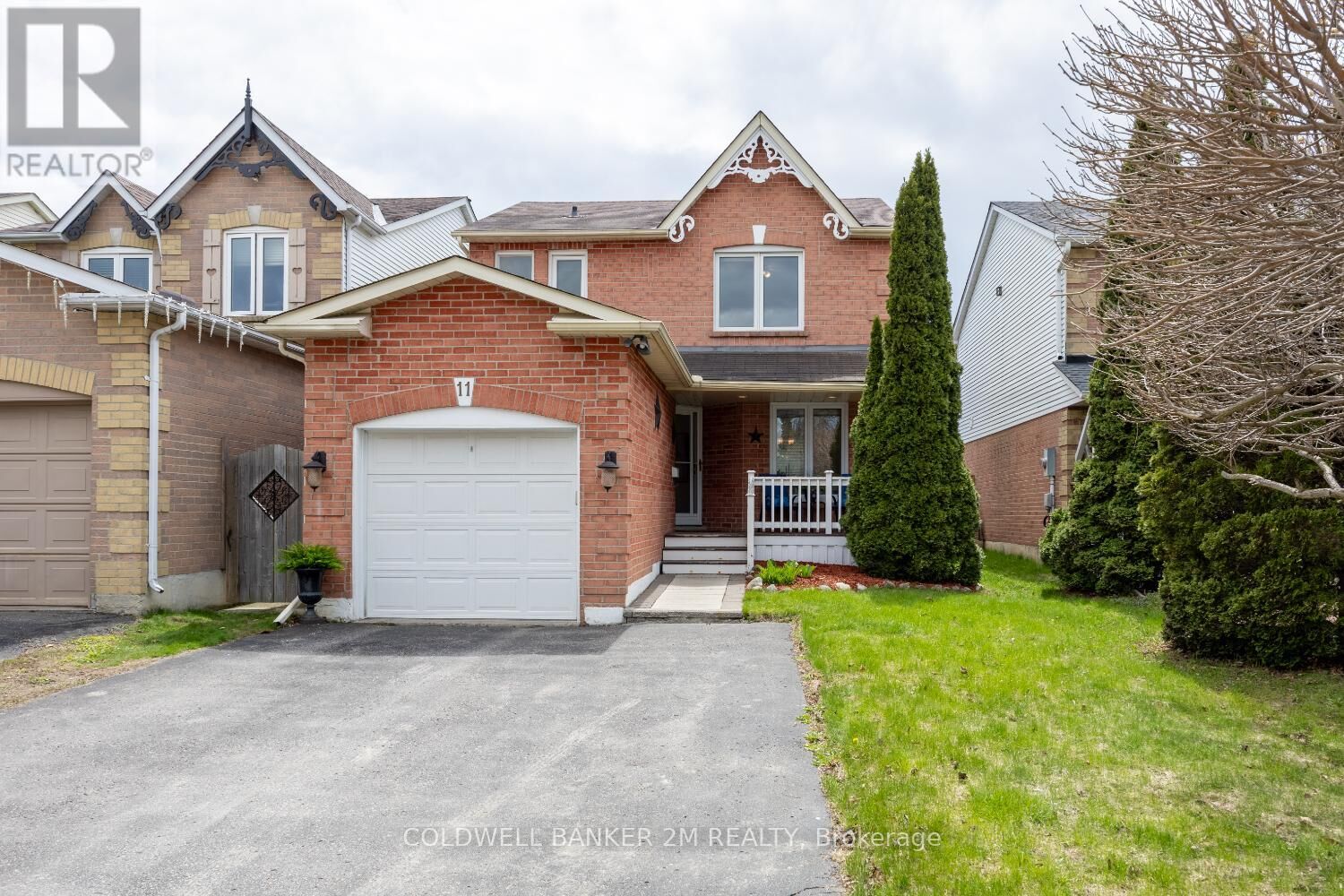 Property Photo:  11 Yorkville Drive  ON L1E 2A8 