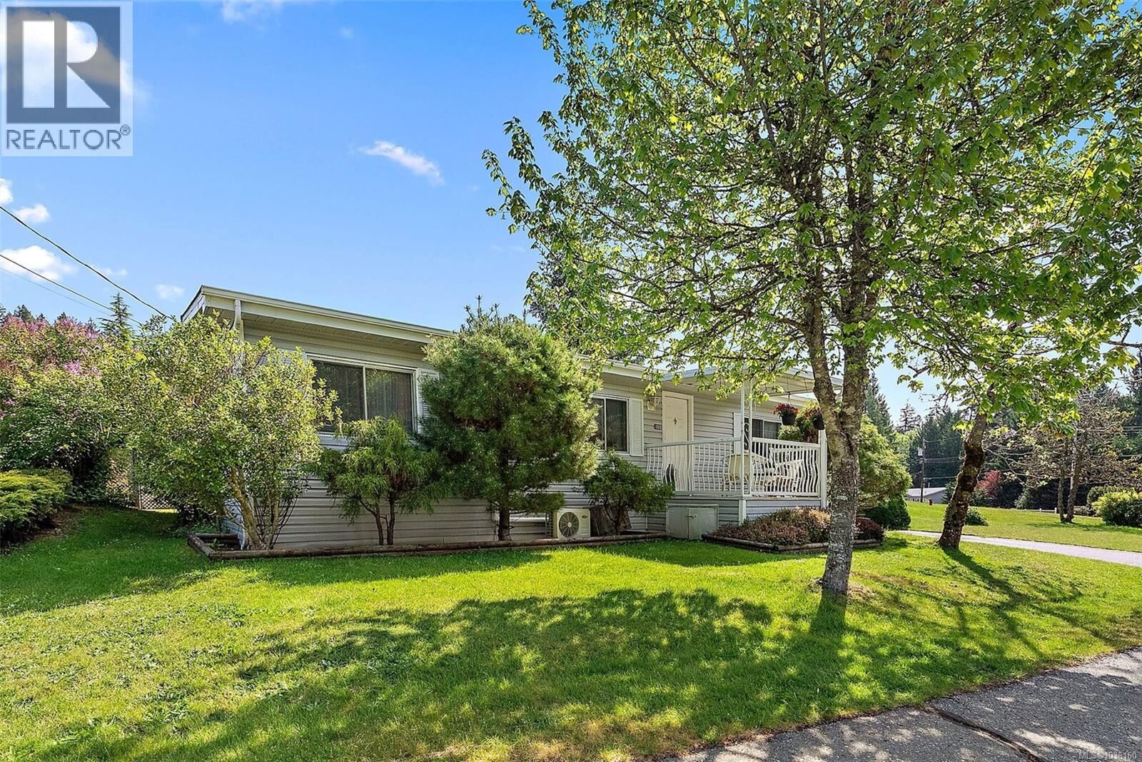 Property Photo:  1085 Waterman Road  BC V8H 1A6 