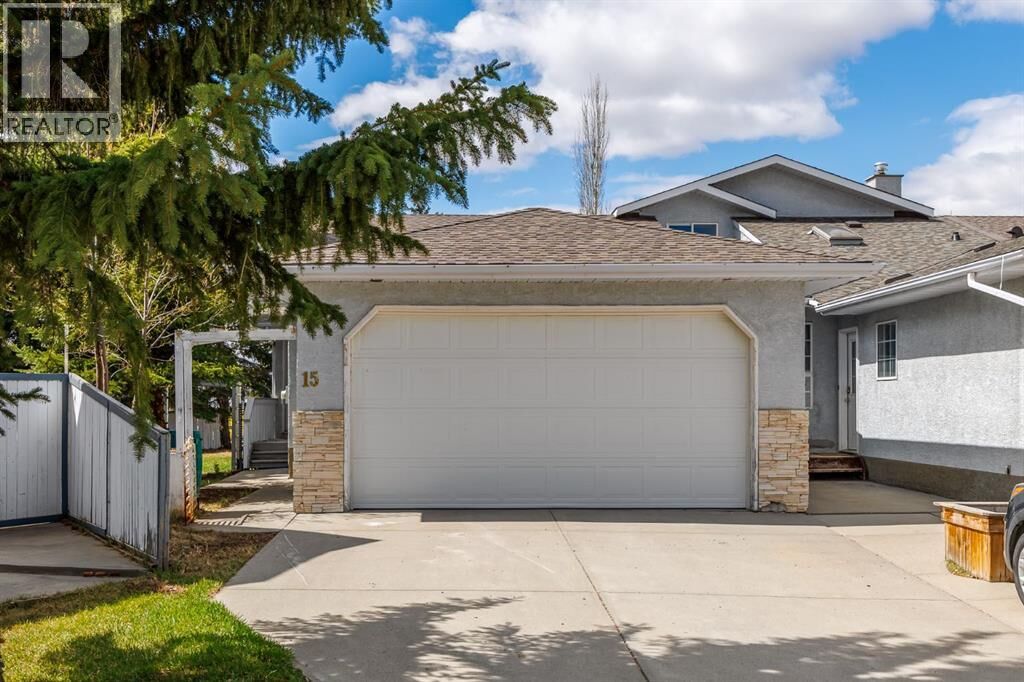 Property Photo:  15 Wellington Cove  AB T1P 1M3 