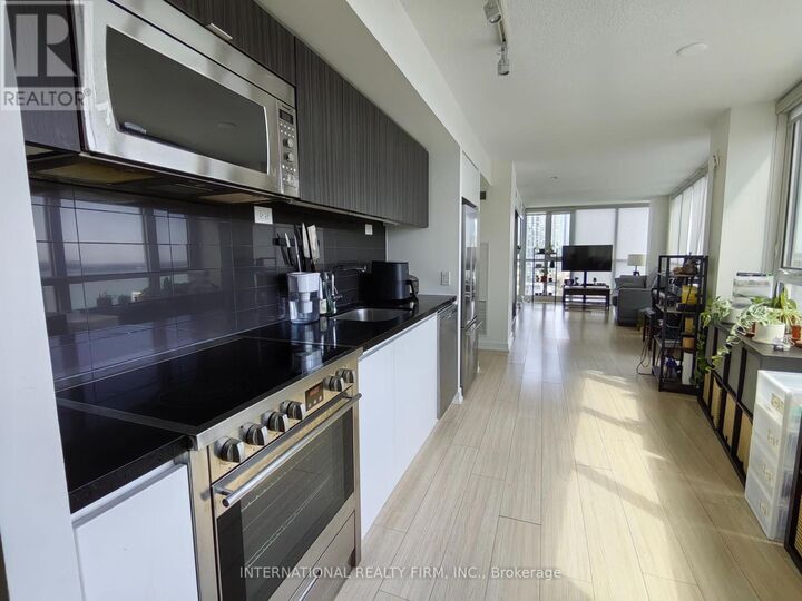 Property Photo:  75 Queens Wharf Road 1807  ON M5V 0J8 