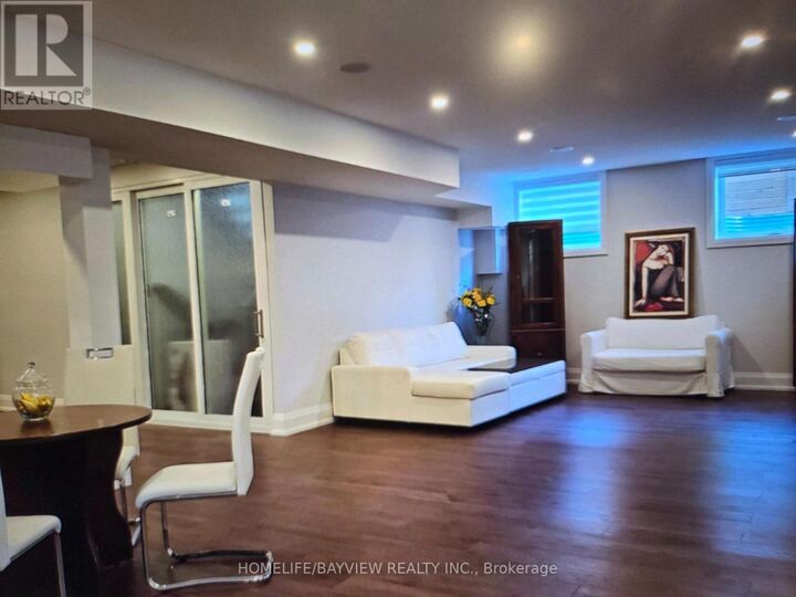 Property Photo:  11 Walnut Crescent  ON M8W 2Z9 